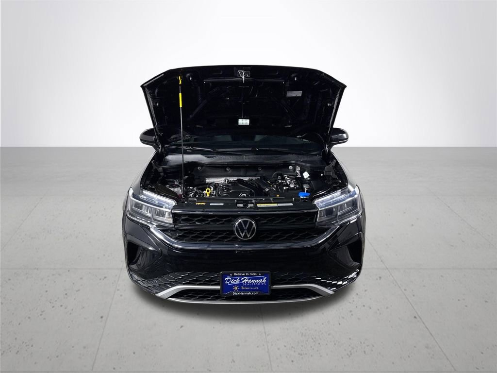 Certified 2022 Volkswagen Taos SE image 21