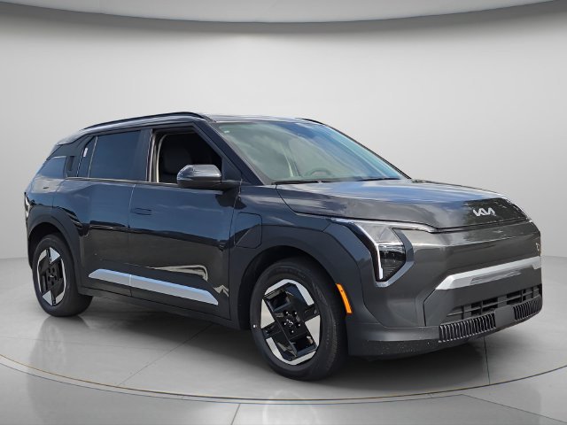 New 2027 Kia EV3 Wind FWD image 3