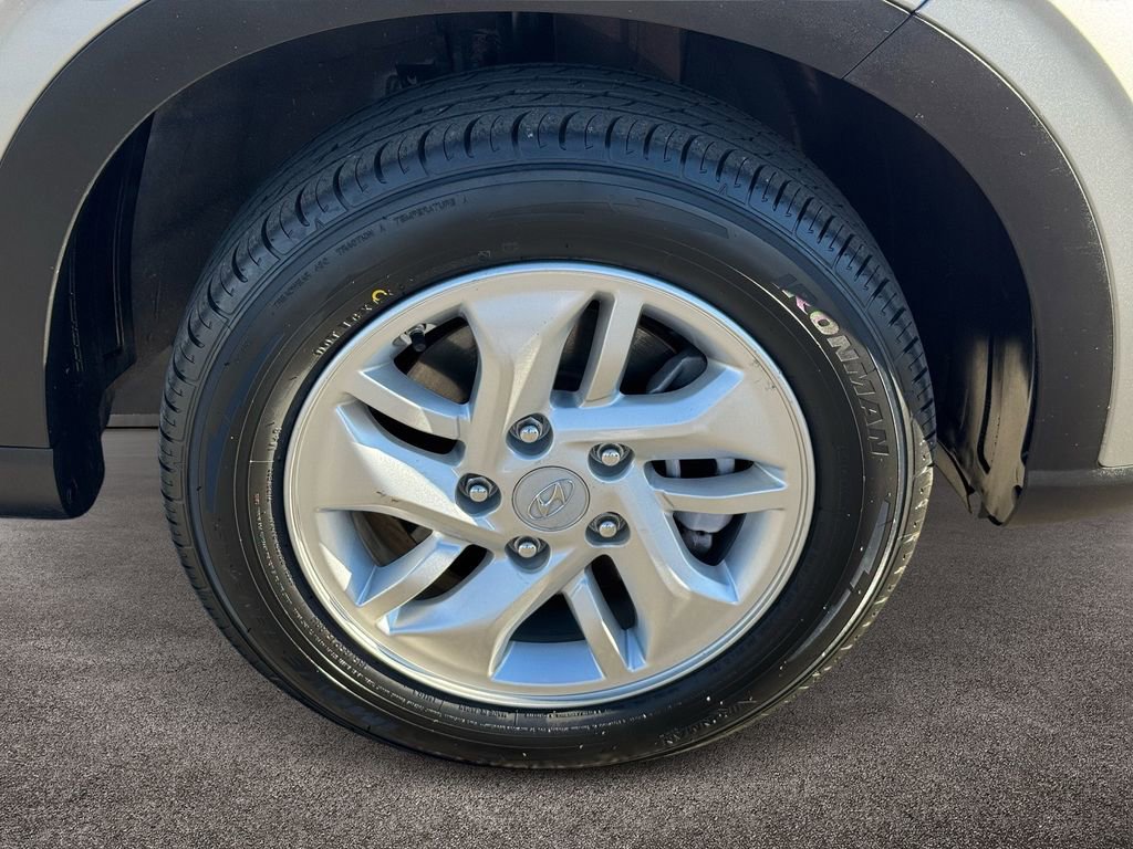 Used 2024 Hyundai Venue SE image 7