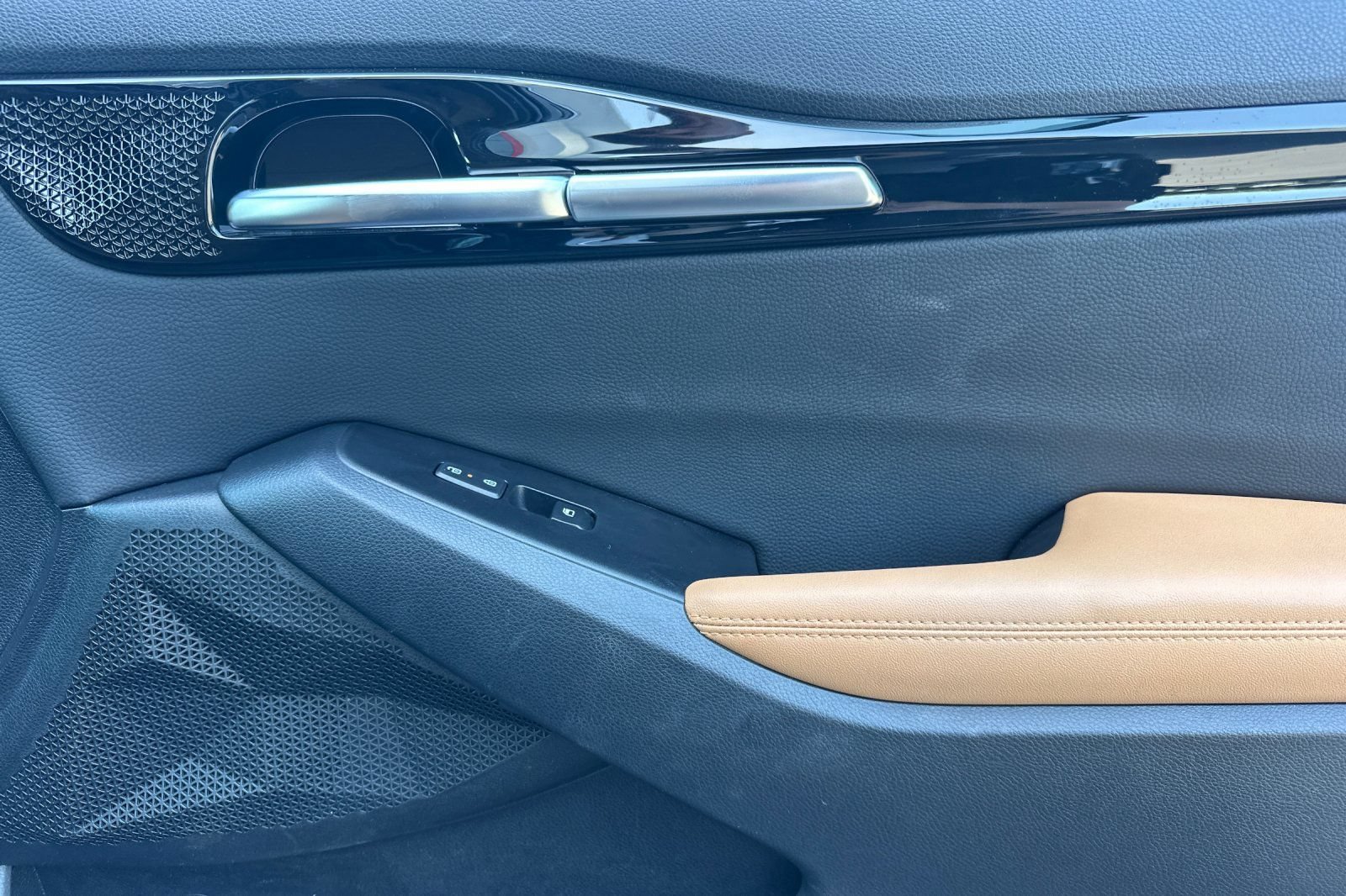 Certified 2024 Kia Seltos EX FWD image 21