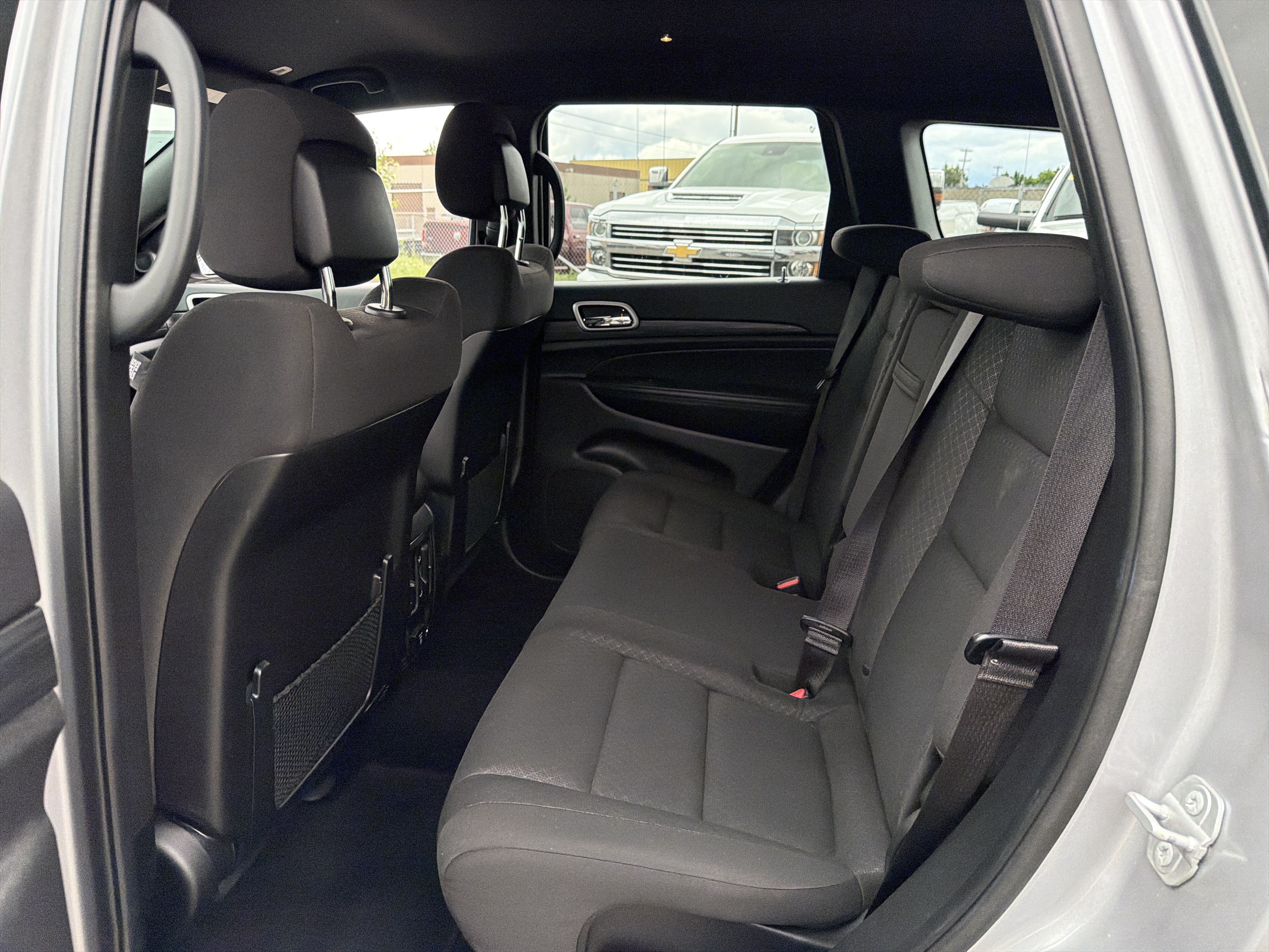 Used 2021 Jeep Grand Cherokee Laredo w/ Security & Convenience Group AWD/4WD image 11