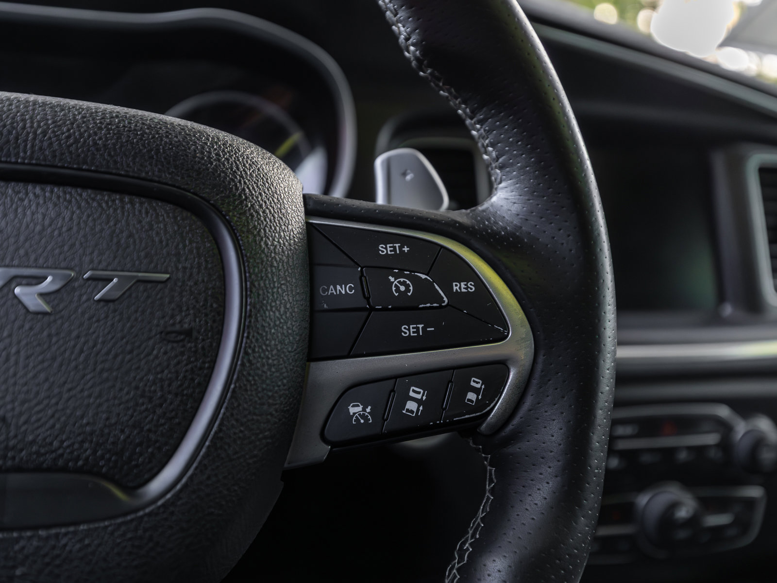 Used 2016 Dodge Charger SRT w/ Harman/Kardon Audio Group image 55