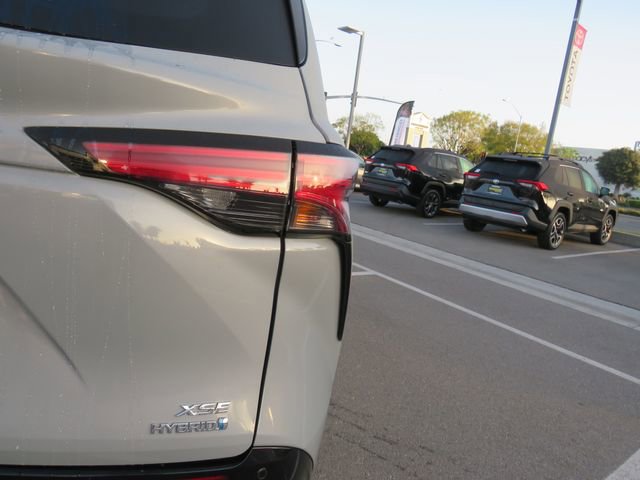 Certified 2023 Toyota Sienna XSE w/ XSE Plus Package image 11