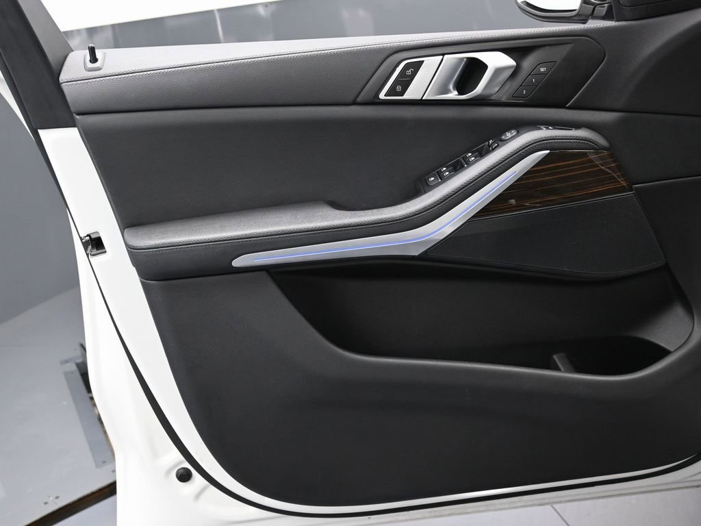 Used 2021 BMW X5 xDrive40i w/ Convenience Package image 40