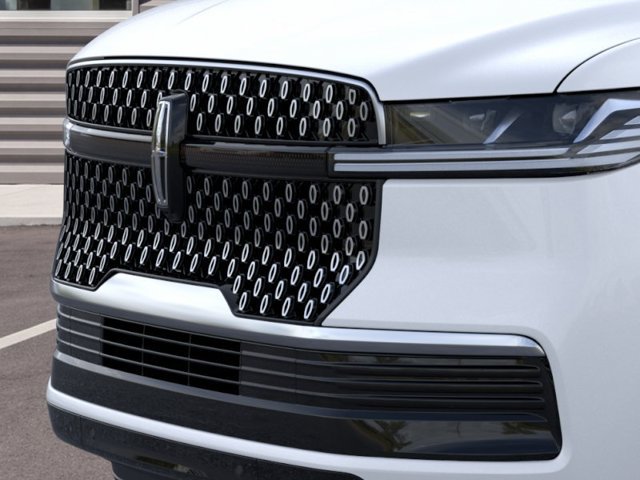 New 2025 Lincoln Navigator L Reserve AWD/4WD image 17