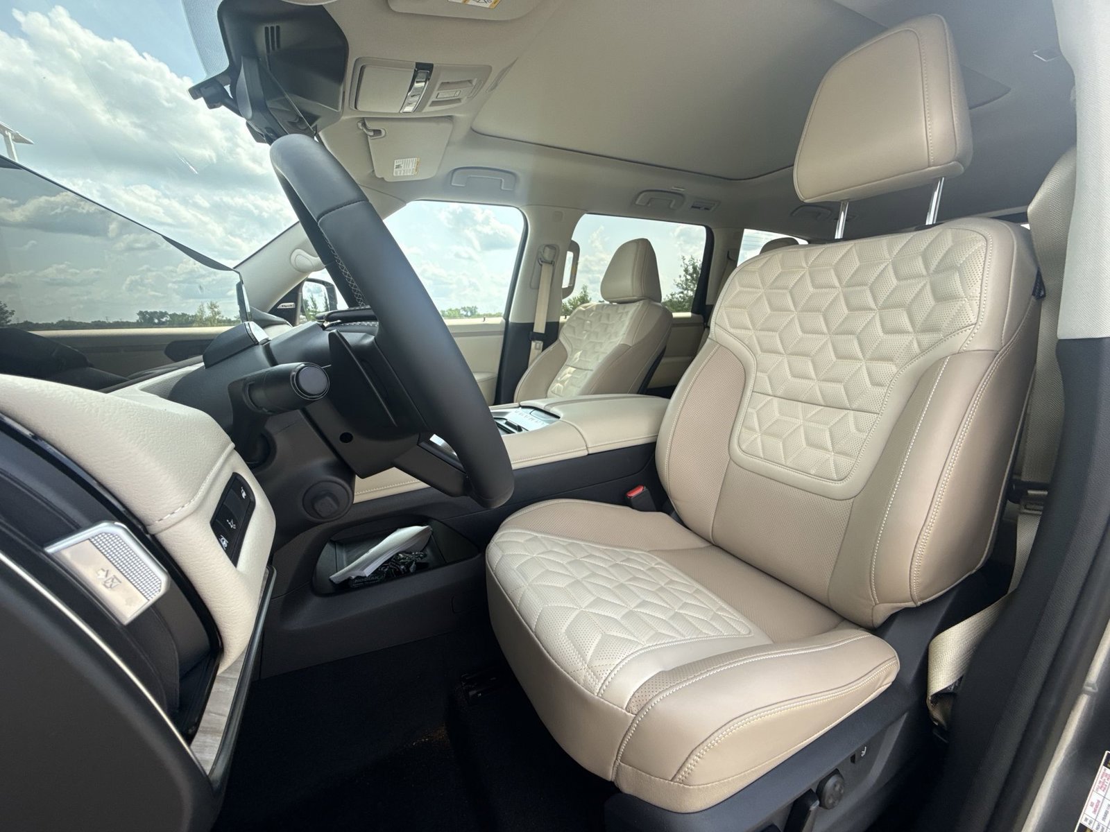 Used 2026 Nissan Armada Platinum Reserve AWD/4WD image 26