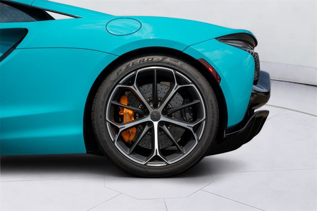 New 2025 McLaren Artura image 31