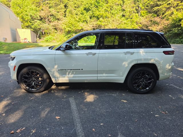Used 2025 Jeep Grand Cherokee Summit w/ Obsidian Package AWD/4WD image 11