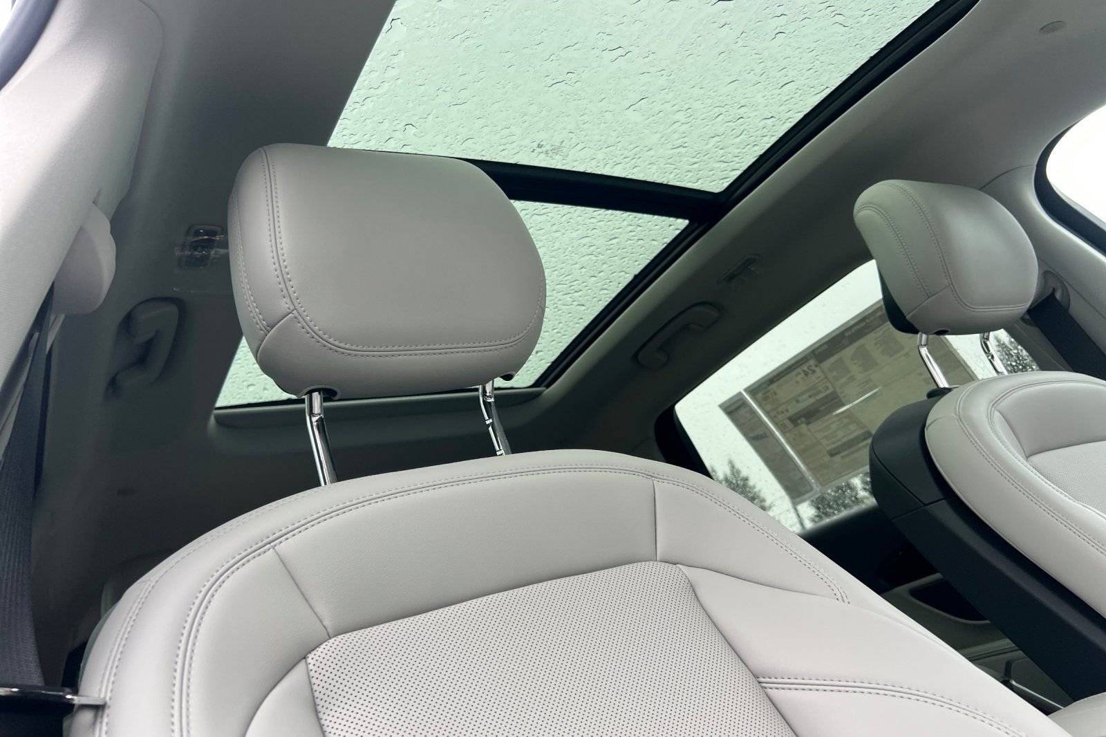 New 2026 Lincoln Nautilus Premier w/ Equipment Group 102A AWD/4WD image 15