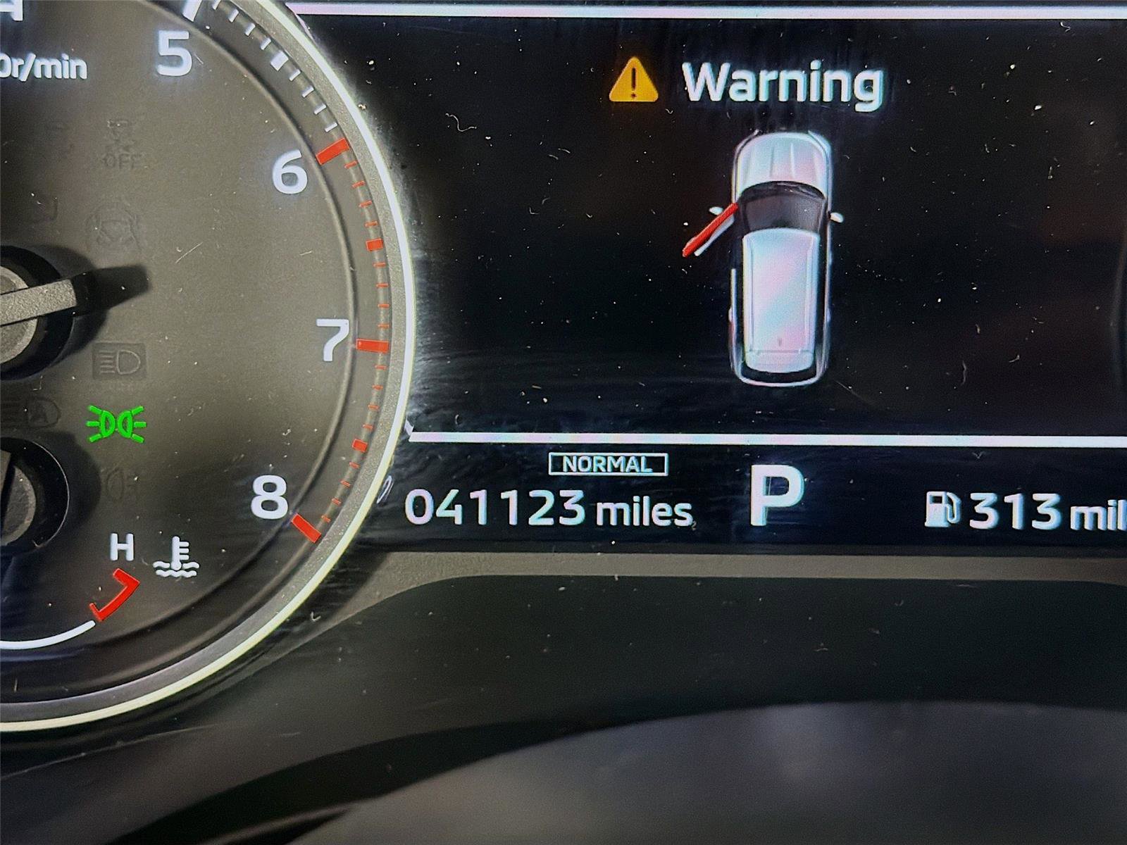 Used 2023 Mitsubishi Outlander SE image 13