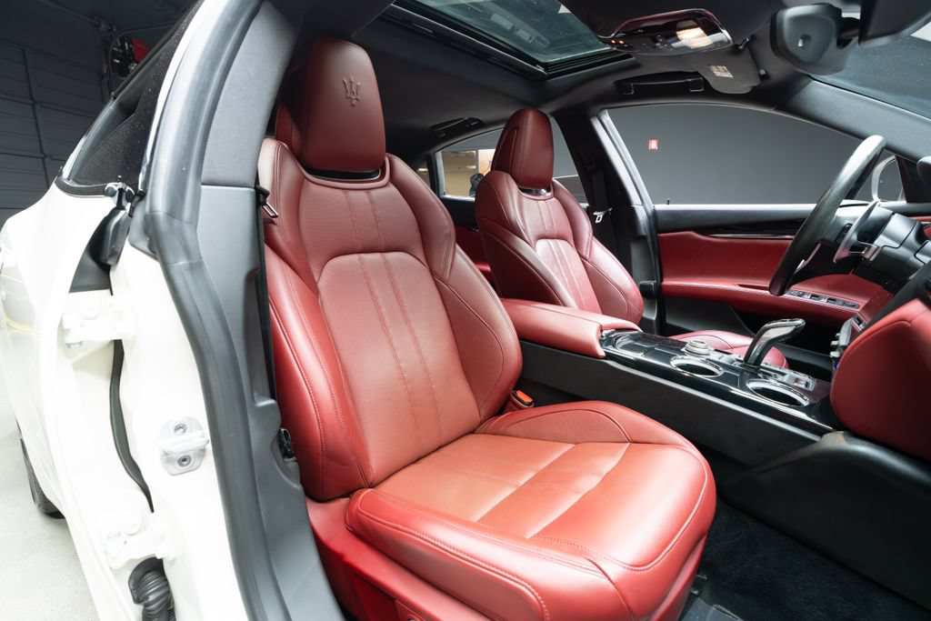 Used 2021 Maserati Quattroporte S GranSport Q4 AWD/4WD image 44