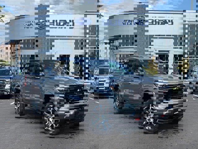 Used 2024 Chevrolet Colorado Z71 w/ Z71 Convenience Package 2