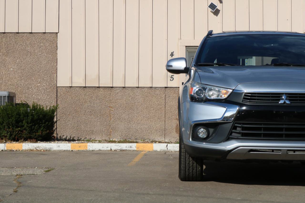 Used 2017 Mitsubishi Outlander Sport SEL AWD/4WD image 3