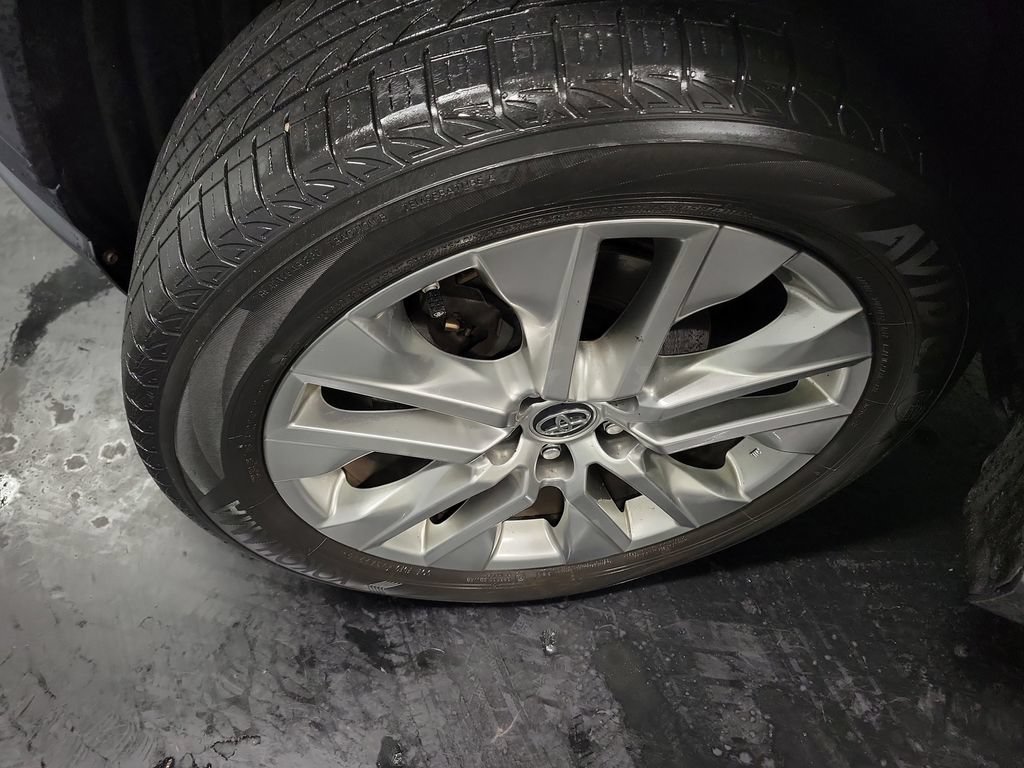 Used 2019 Toyota RAV4 Limited FWD image 13