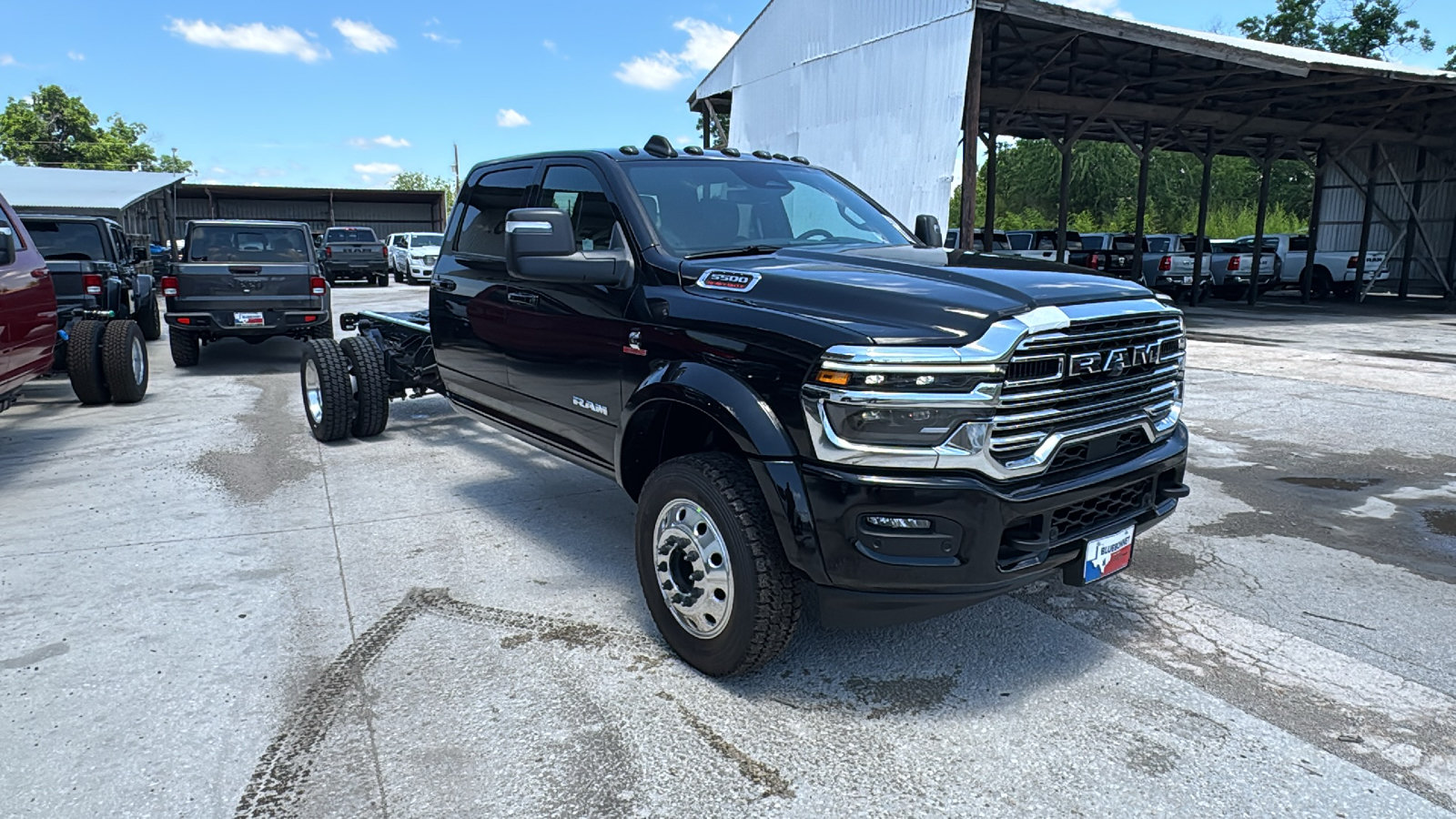 New 2026 RAM 5500 4x4 Crew Cab image 3