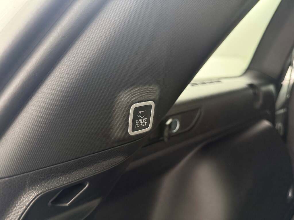 New 2025 Jeep Grand Cherokee Altitude image 33