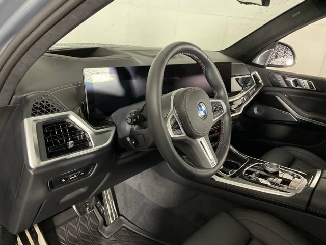 Certified 2025 BMW X7 M60i AWD/4WD image 19