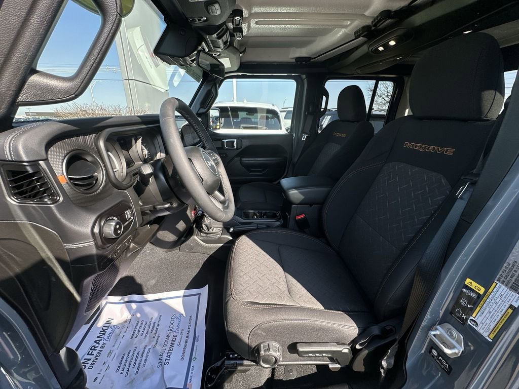 Used 2025 Jeep Gladiator Mojave w/ Convenience Group AWD/4WD image 11