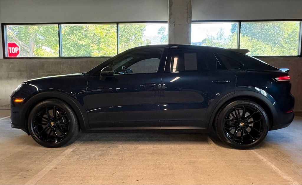 Used 2024 Porsche Cayenne Turbo GT AWD/4WD image 2