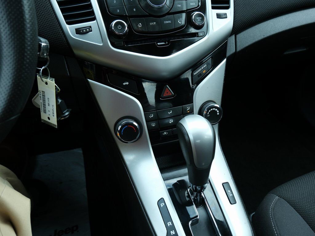 Used 2016 Chevrolet Cruze LT w/ Technology Package image 22