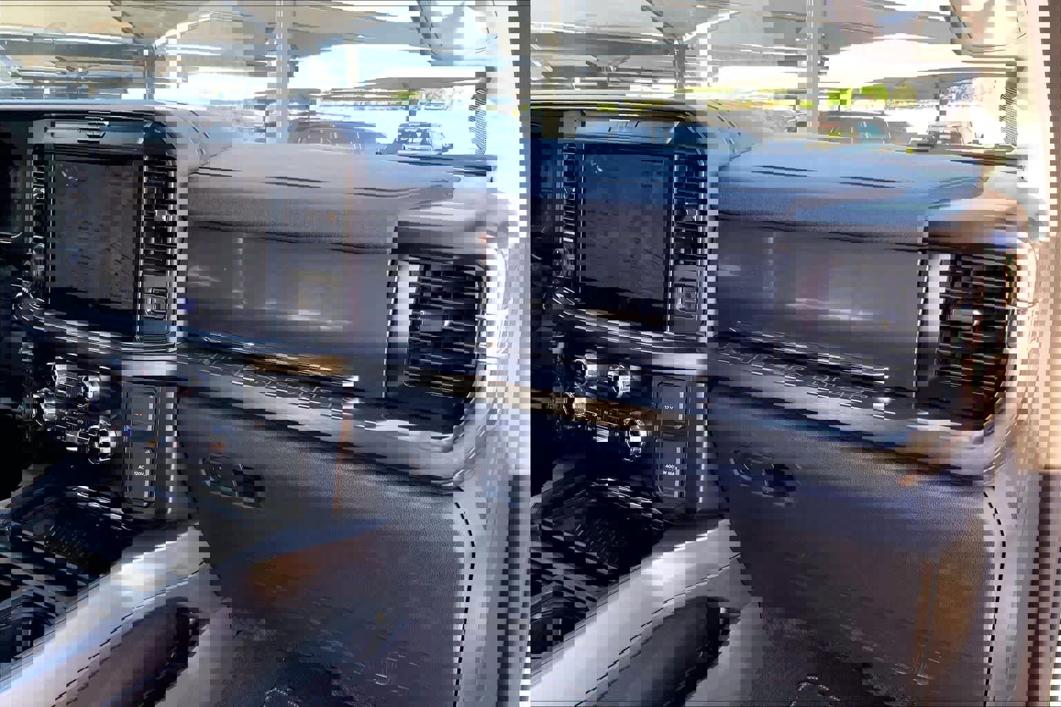 Used 2026 Ford F250 Lariat w/ Tremor Off-Road Package image 18