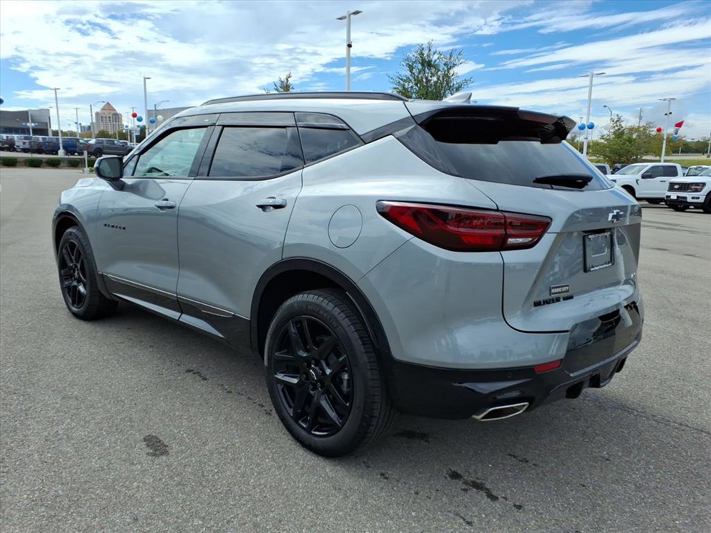 Used 2024 Chevrolet Blazer RS w/ Driver Confidence II Package image 3