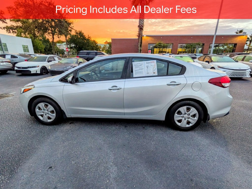Used 2017 Kia Forte LX FWD image 7