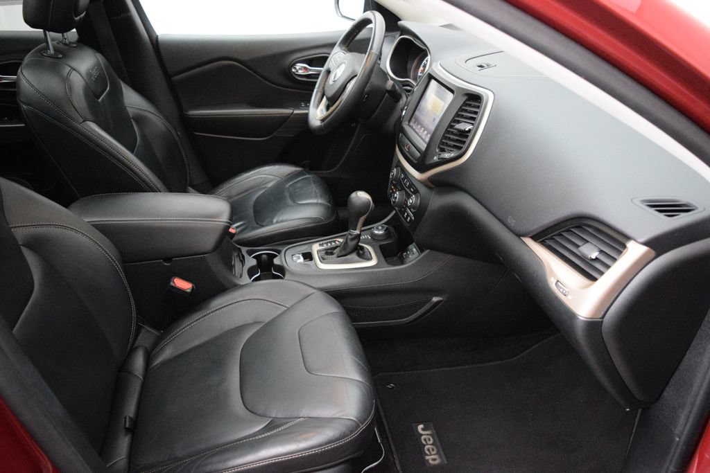 Used 2015 Jeep Cherokee Limited w/ Trailer Tow Group AWD/4WD image 16
