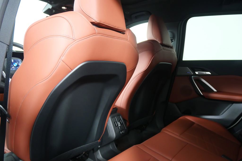 Used 2026 BMW X1 xDrive28i w/ Technology Package image 16