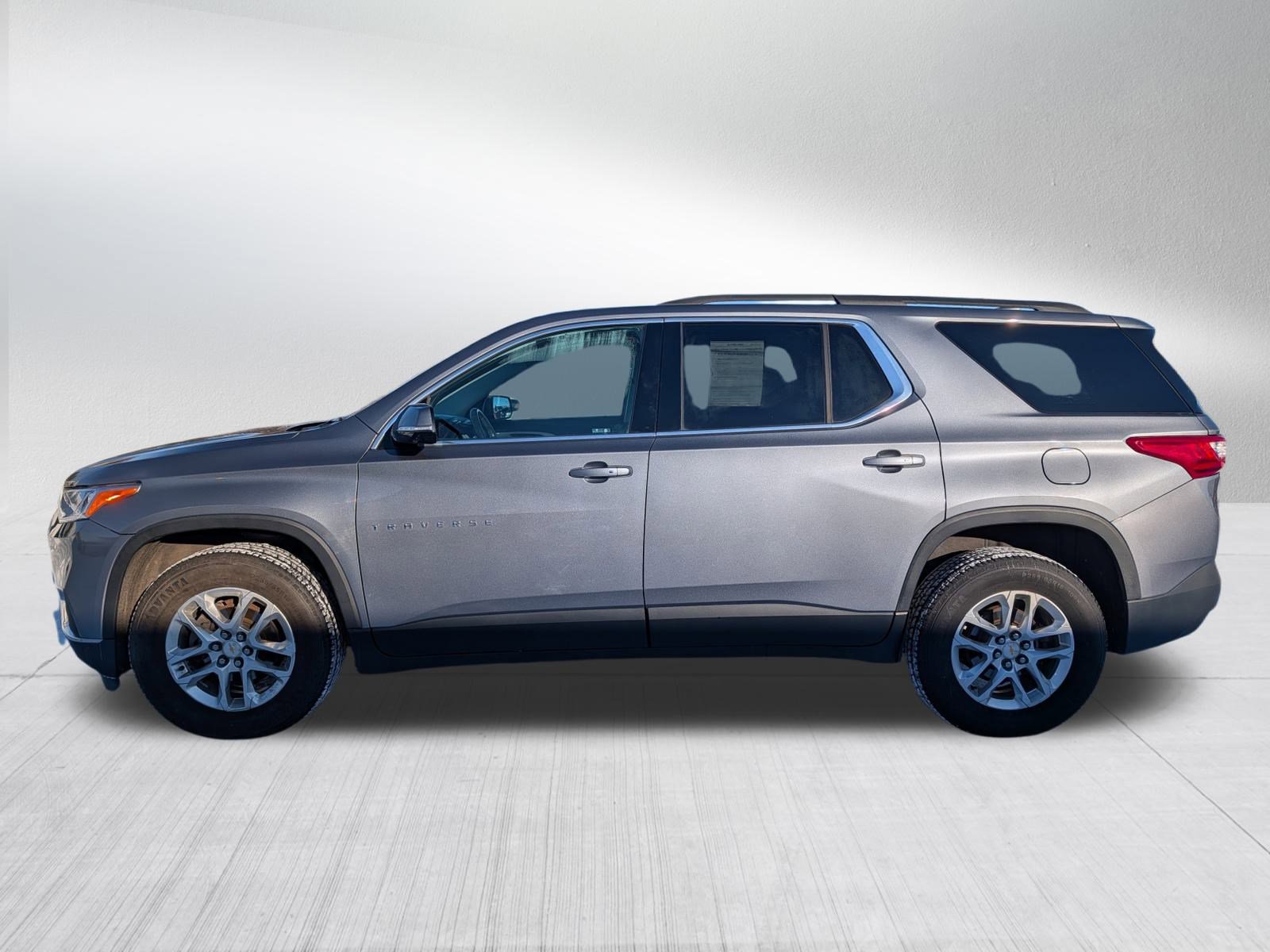 Used 2020 Chevrolet Traverse LT w/ Driver Confidence II Package image 4