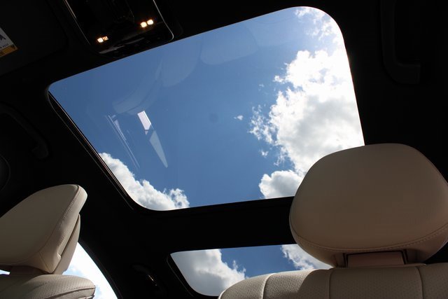 Used 2024 Mercedes-Benz E 350 E 350 4MATIC 19 AMG WHEELS/B w/ Night Package image 18