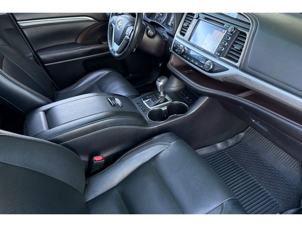 Used 2018 Toyota Highlander Limited Platinum AWD/4WD image 19