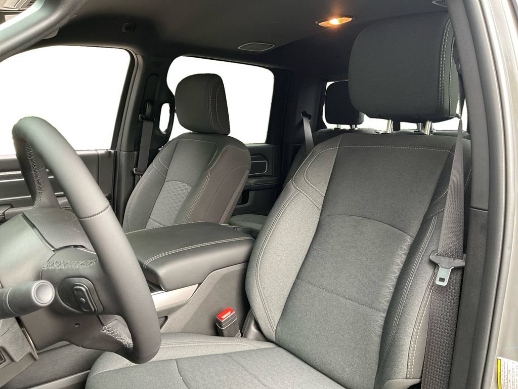 New 2027 RAM 3500 Big Horn AWD/4WD image 28