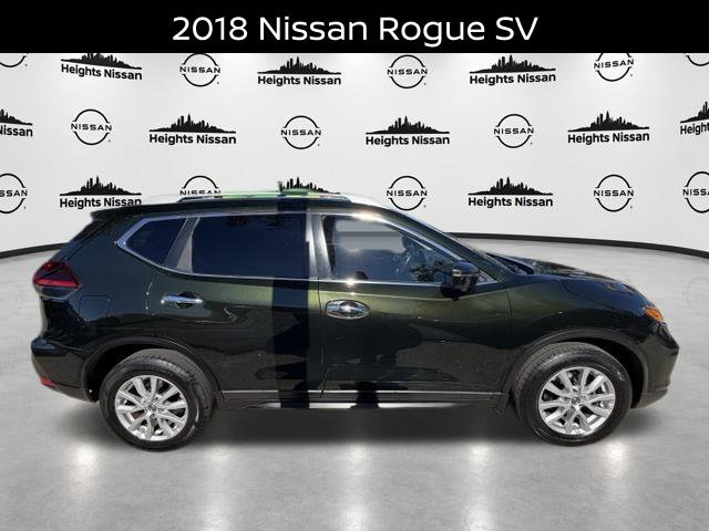 Used 2018 Nissan Rogue SV w/ Premium Package AWD/4WD image 4