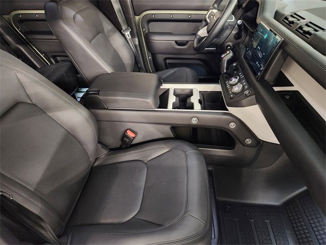 Used 2025 Land Rover Defender 110 S image 3