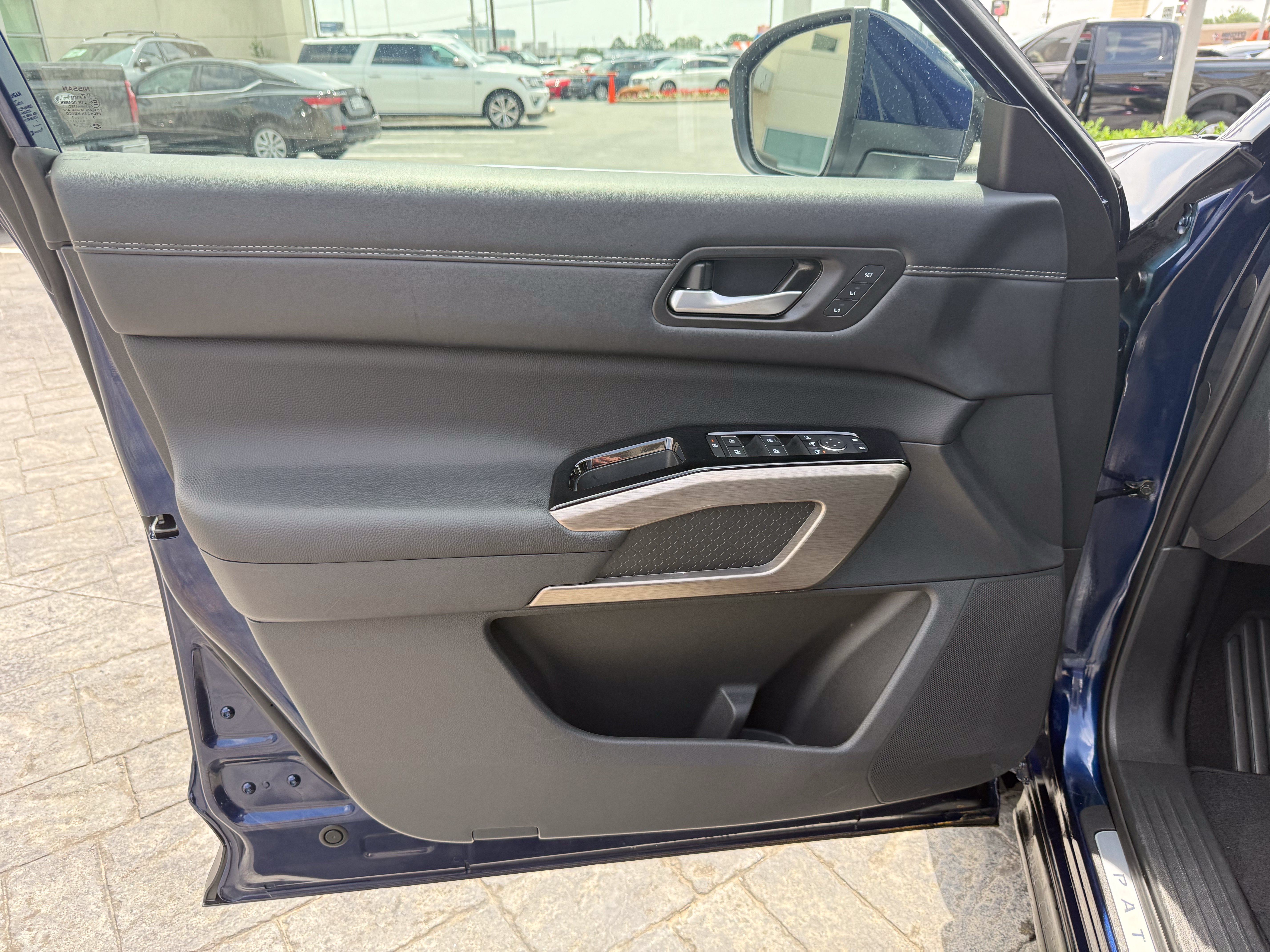 Used 2024 Nissan Pathfinder Platinum w/ Cargo Package FWD image 10