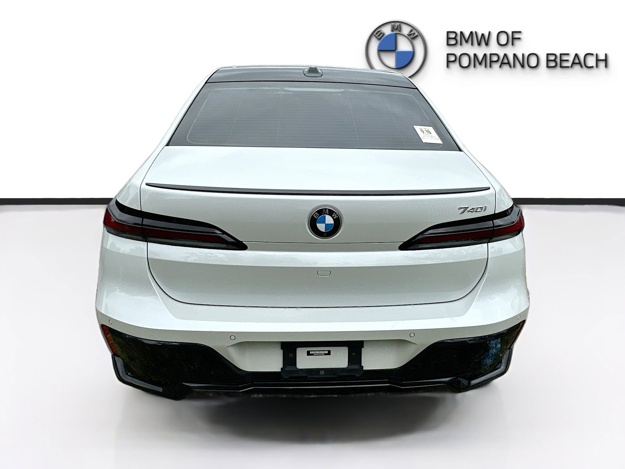 Used 2023 BMW 740i w/ Parking Assistance Package RWD image 6