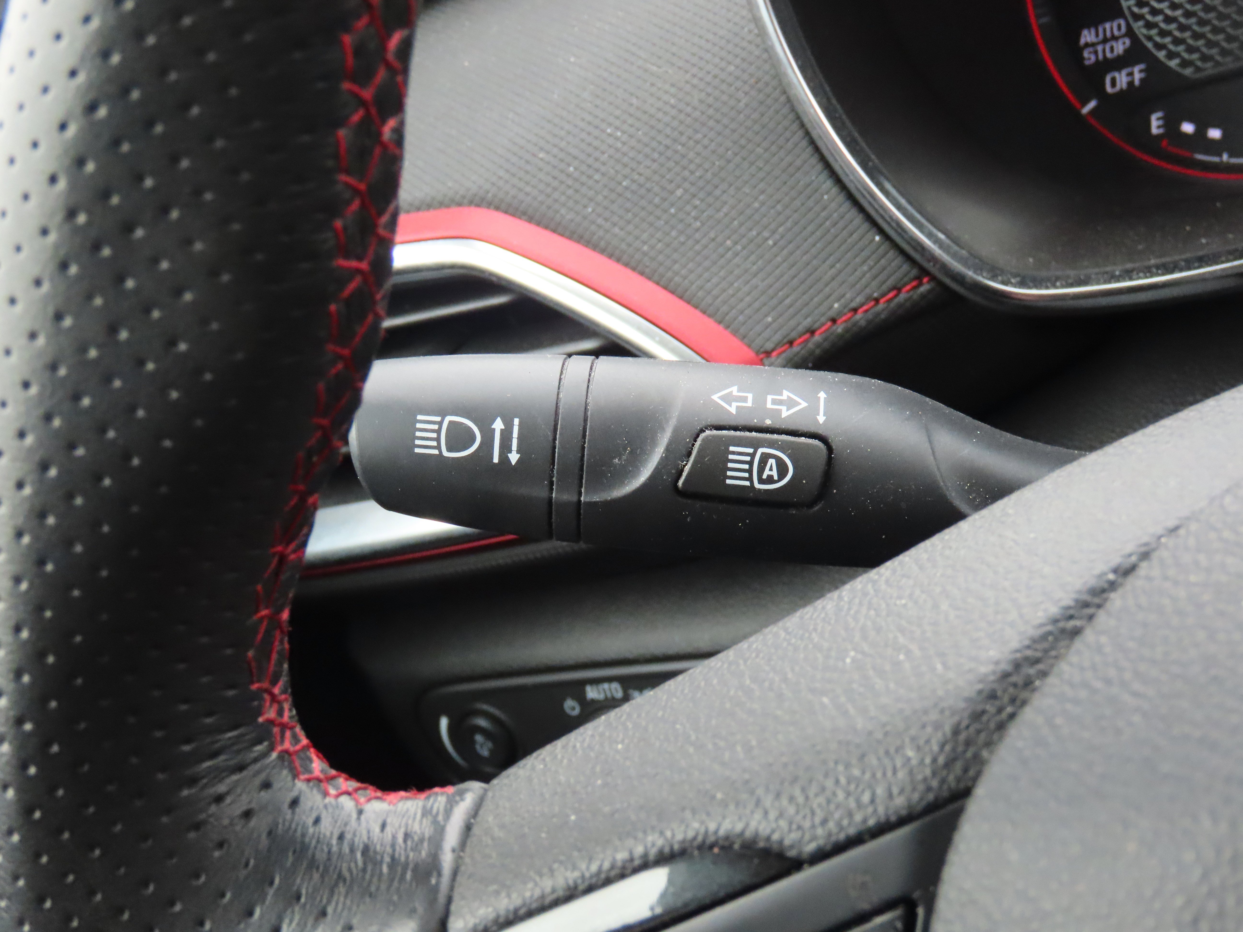 Used 2023 Chevrolet TrailBlazer RS w/ Sun and Liftgate Package AWD/4WD image 33