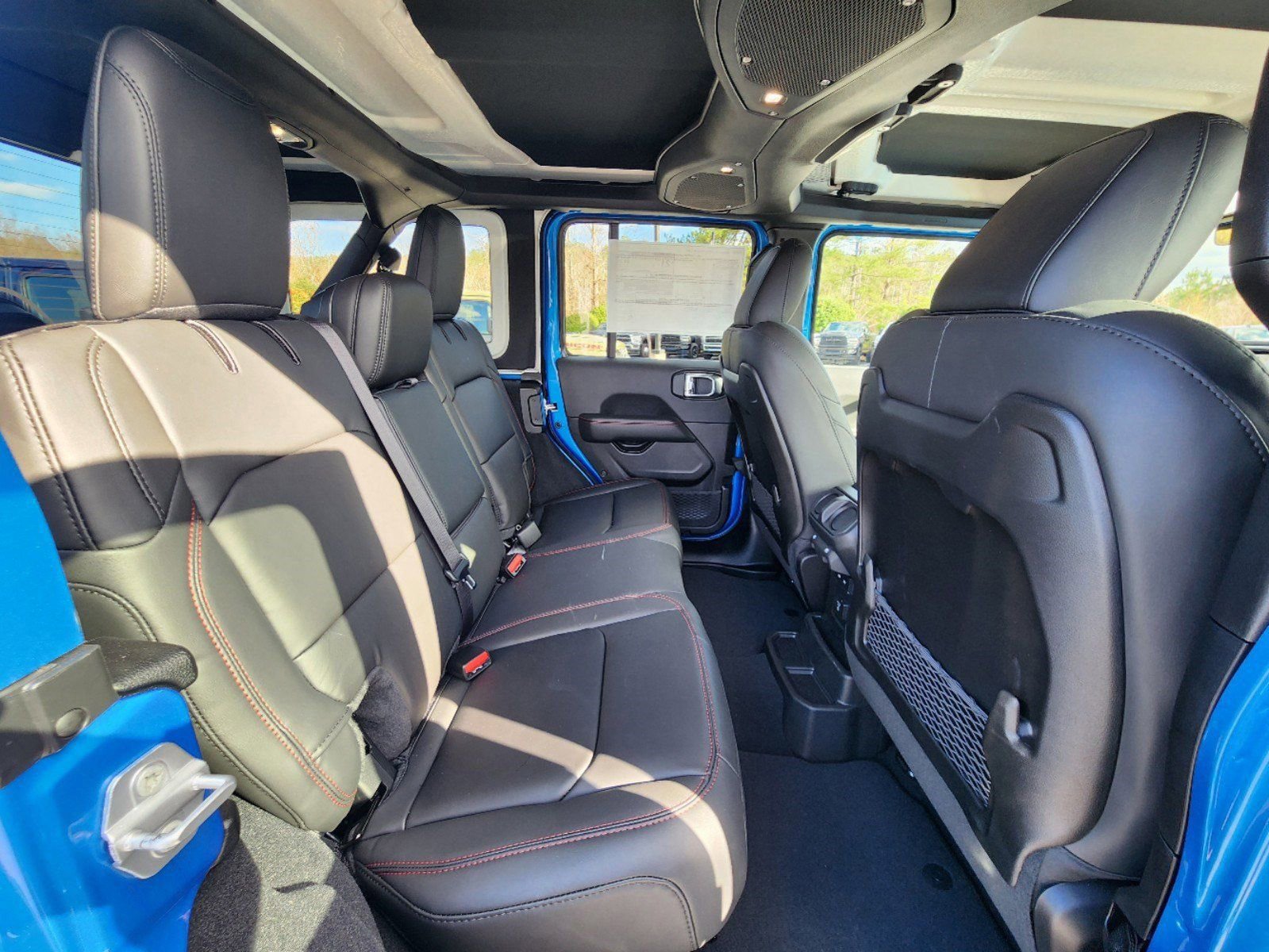 Used 2025 Jeep Wrangler Unlimited Rubicon image 12