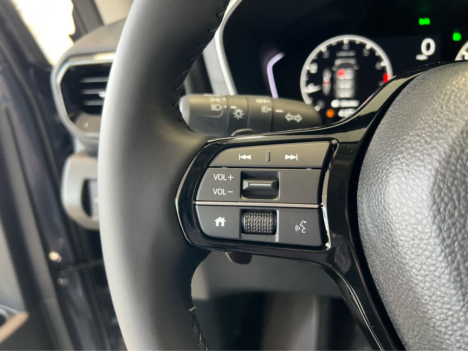 New 2025 Honda Pilot Touring image 21