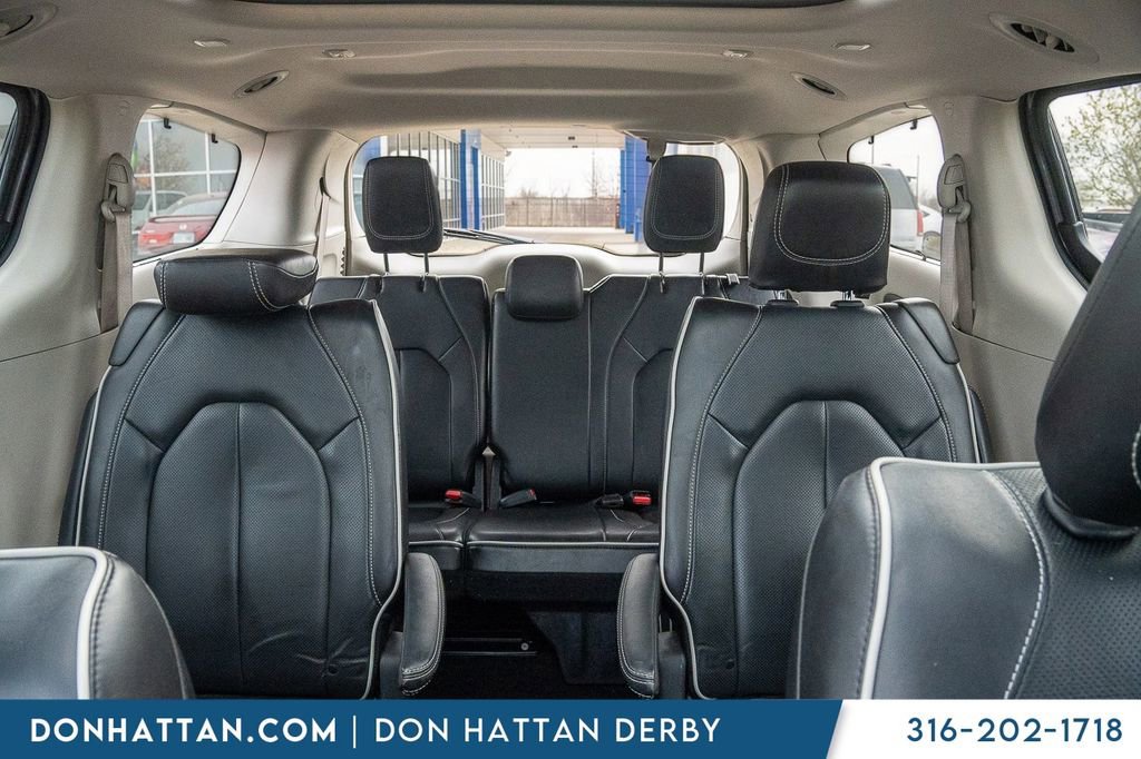 Used 2023 Chrysler Pacifica Limited image 11