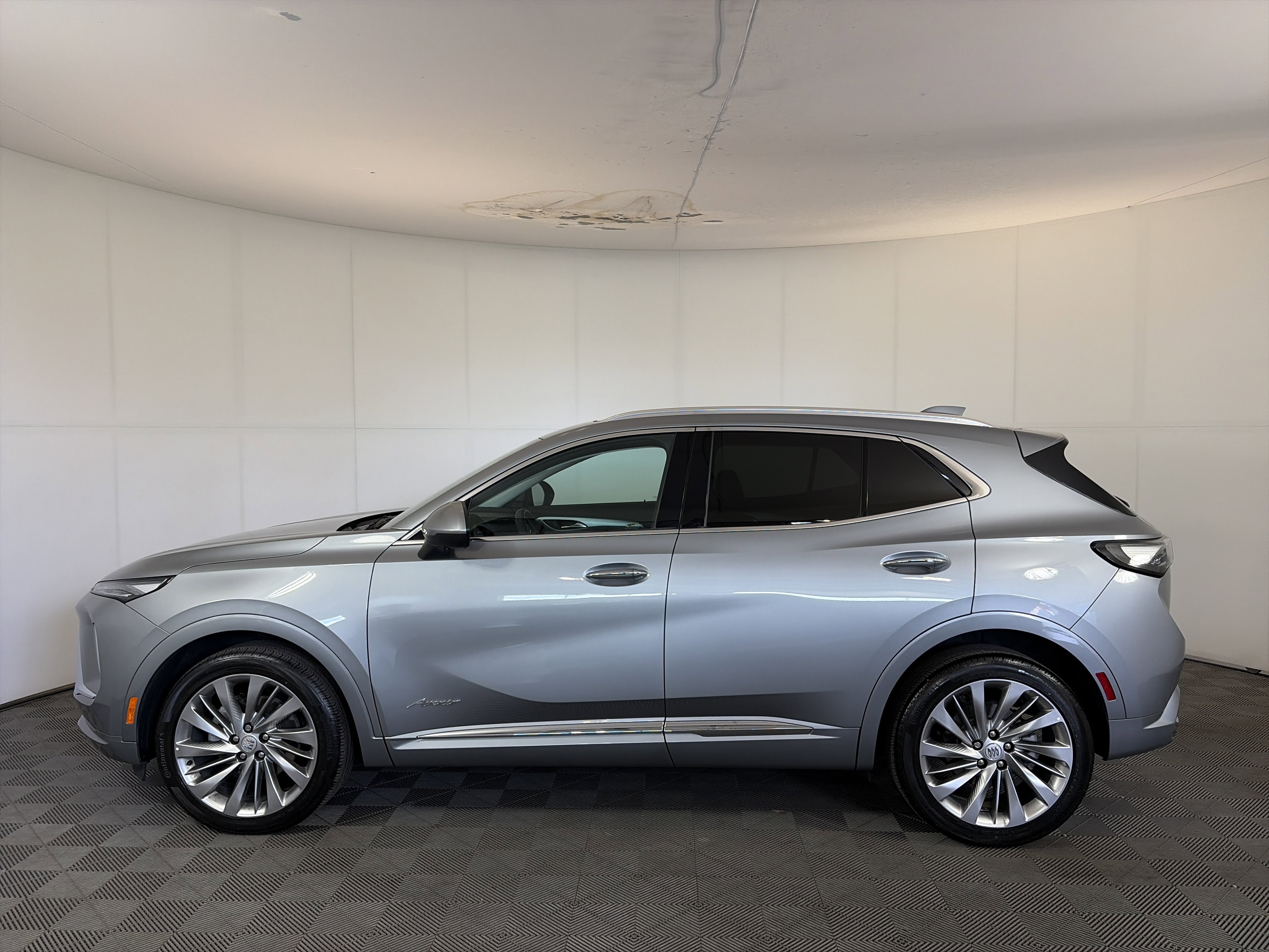 Used 2024 Buick Envision Avenir image 9