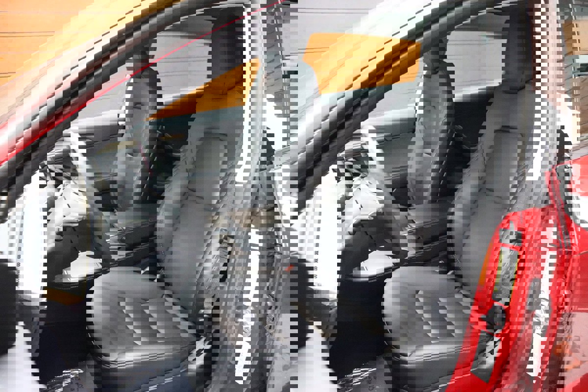 Used 2023 Tesla Model 3 Standard Range image 37