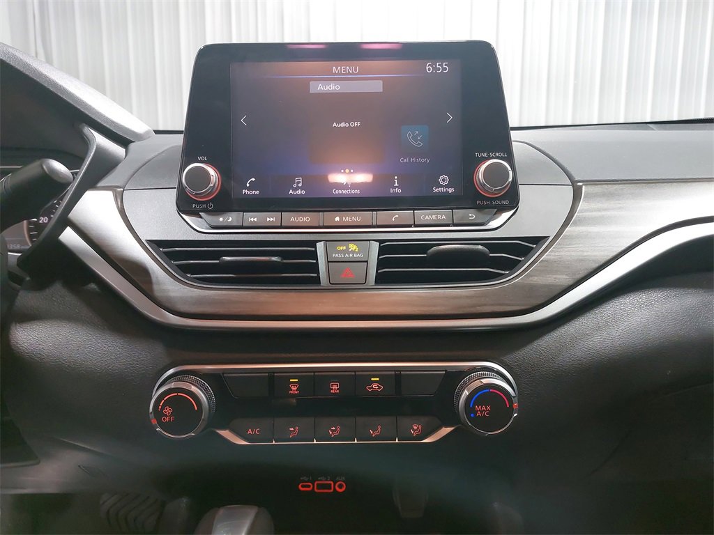 Used 2024 Nissan Altima 2.5 SV image 19