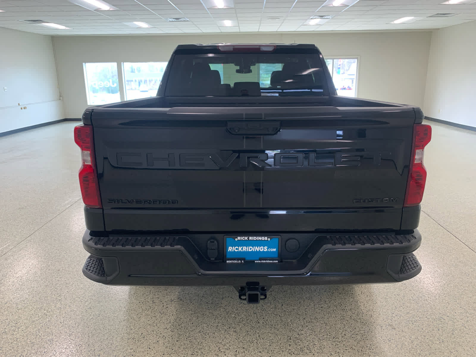 Used 2023 Chevrolet Silverado 1500 Custom w/ Rally Edition AWD/4WD image 7