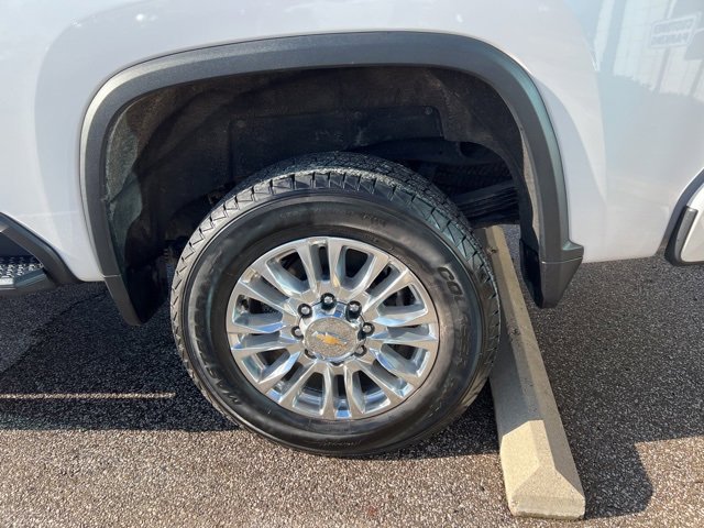 Used 2022 Chevrolet Silverado 2500 High Country w/ Safety Package II image 5