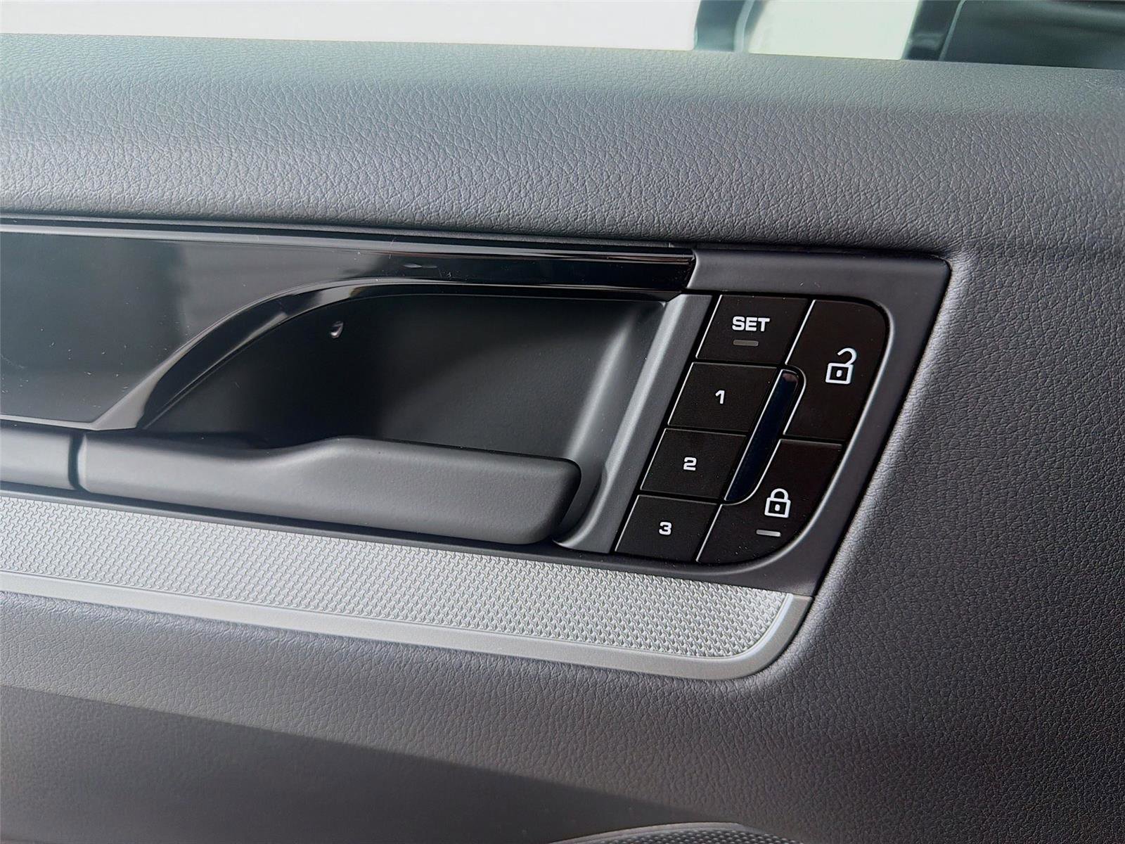 New 2026 Porsche Cayenne image 7