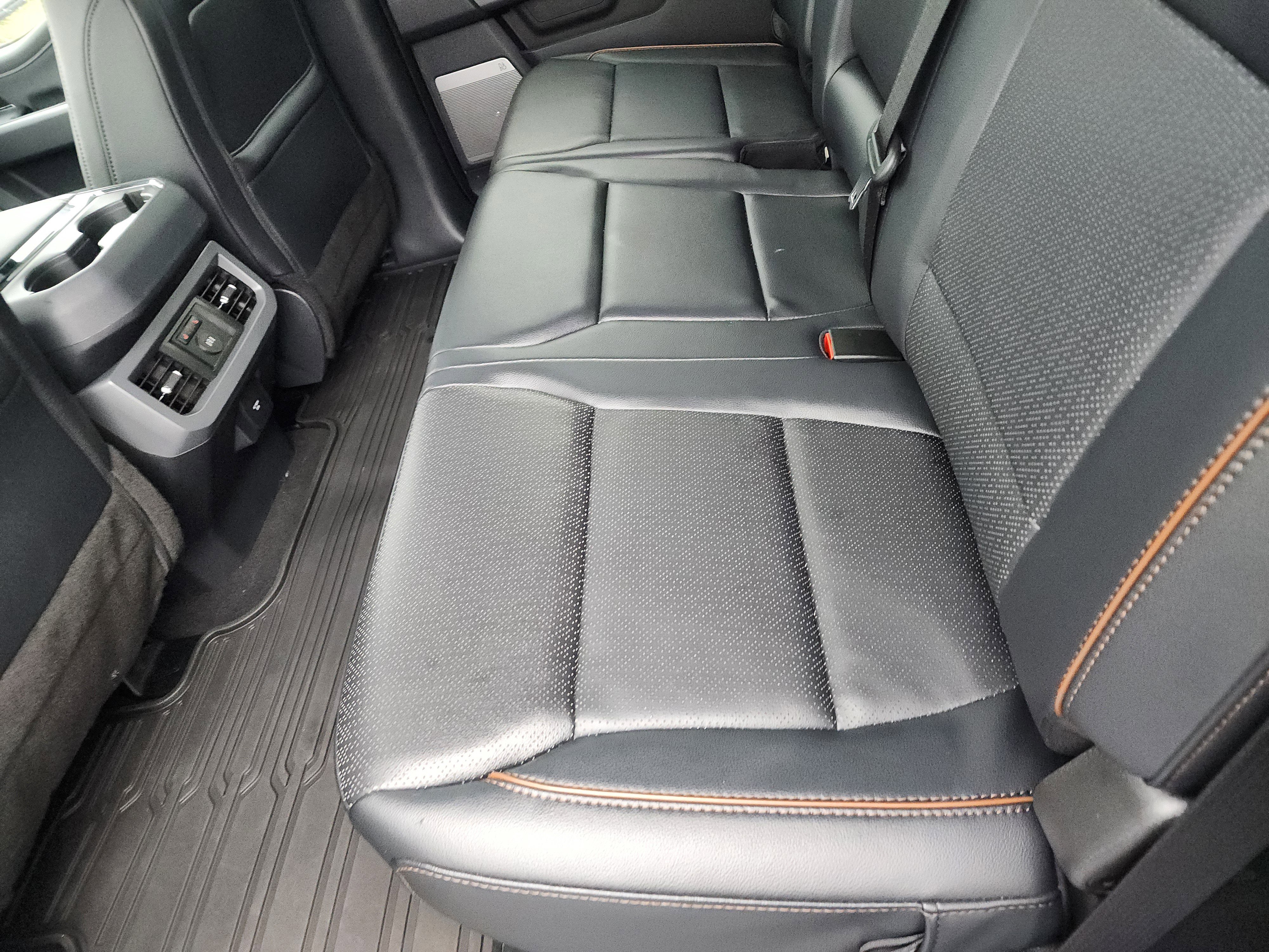 Used 2025 Ford F250 Lariat w/ Lariat Ultimate Package image 13