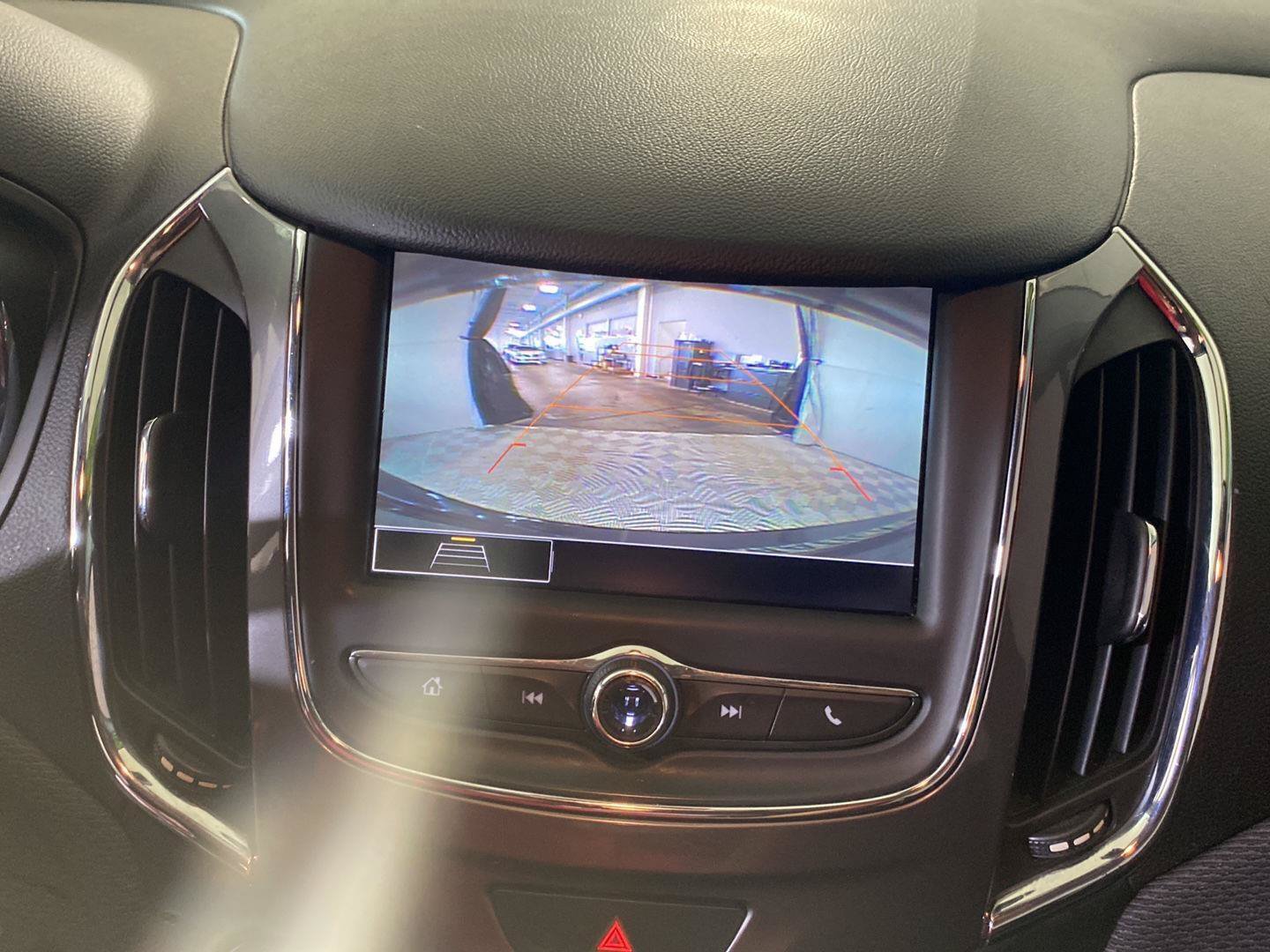 Used 2019 Chevrolet Cruze LT FWD image 27