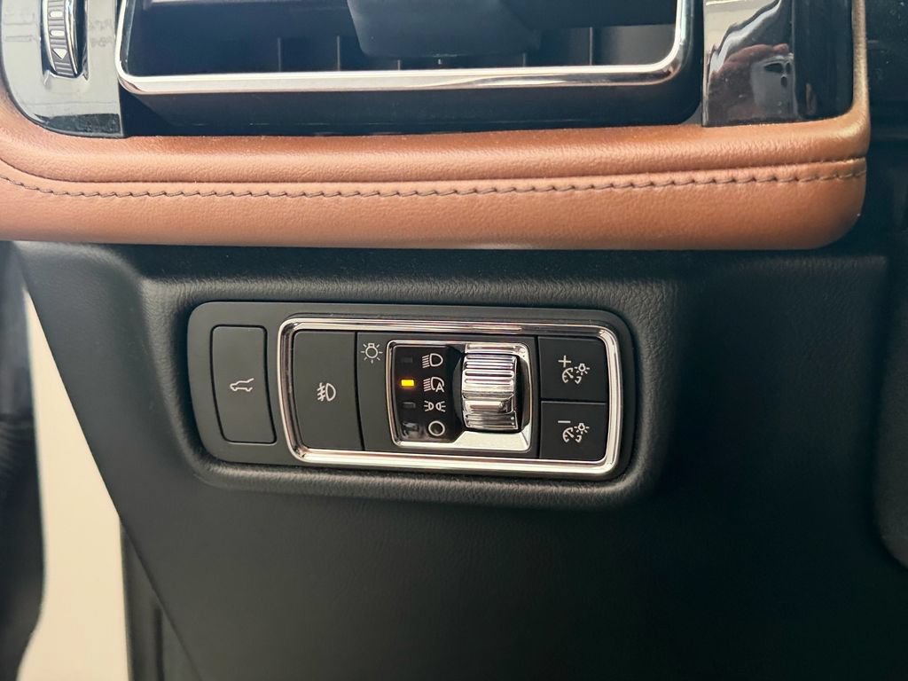 Used 2021 Lincoln Aviator Reserve w/ Equipment Group 201A RWD image 24